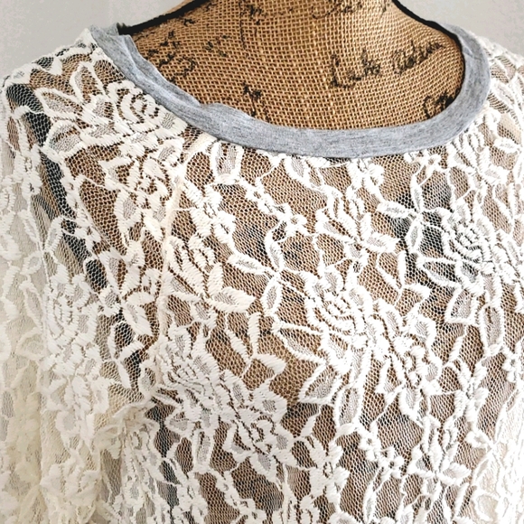 LOVE MY SEAMLES Cream Ivory Lace long sleeve gray trim top Med kinda sheer - Picture 2 of 6